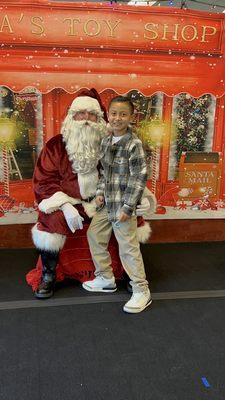 Free visit from Santa event thats open to the community!