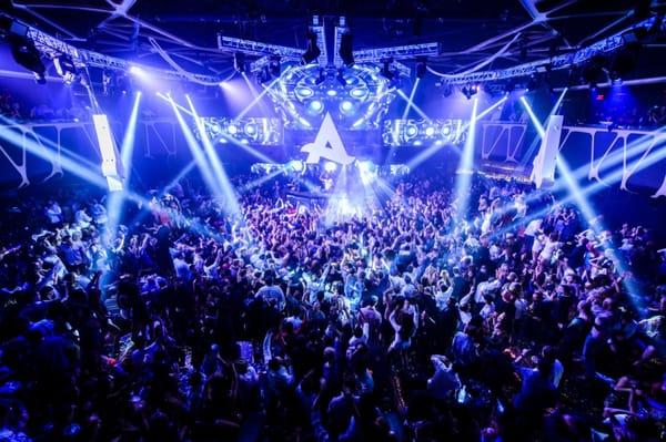 Vegas Nightclubs - text (323) 886 - 2525 for Guest List & Bottle Service reservations!