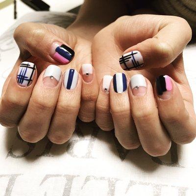 On the spot nail art; great nail technician. Professional and definitely creative/artsy!