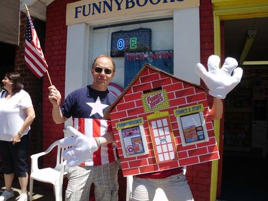 FUNNYBOOKS' owner, "Funny" Steve Conte with the FUNNYBOOKS Building Mascot