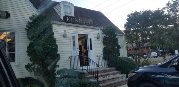 The outside of Kenny's