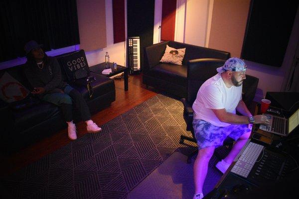 J Hatch AKA @MogulStatus with his Client plotting and creating music.