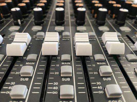 Audio Mixing and Mastering for Pro Audio and your audio marketing needs.