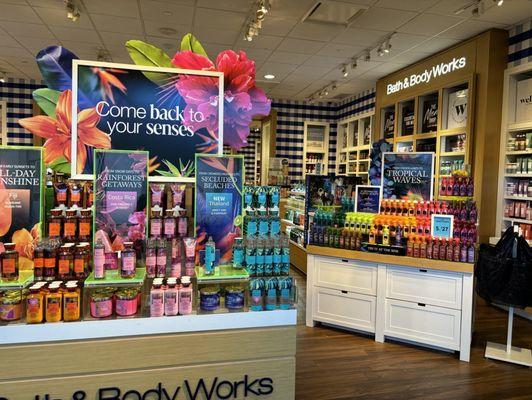 Bath & body works in the mall