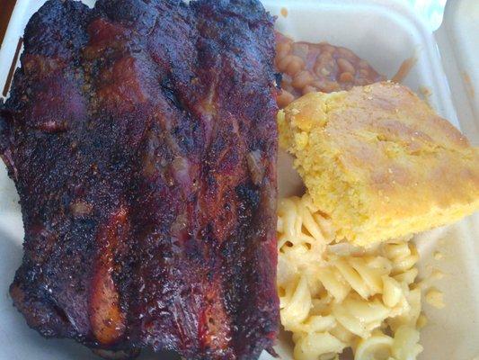 Post Oak Smoked Beef Ribs with baked beans, Mac 'n cheese and cornbread