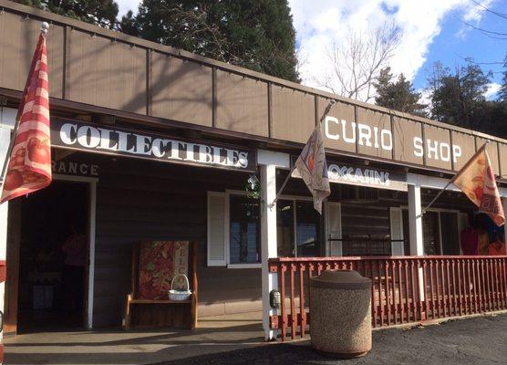 Oak Glen Curio Shop & Art Gallery