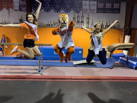 Miss Clemson Teen, Tiger, and Miss Clemson at Cartwheel Athon for CMNH