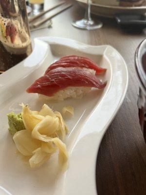 Tuna nigiri