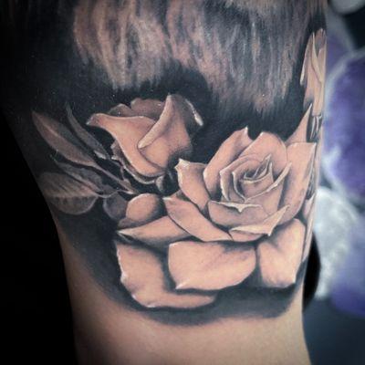 Realistic roses tattoo