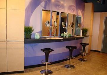 Make-up area