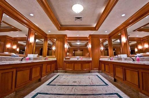 Snowbasin lodge Bathroom