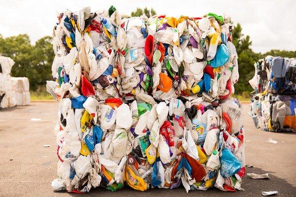 We buy HDPE mixed-color bales!