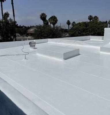 Providing Reliable Commercial and Residential Roofing With First-Rate Customer Service in Long Beach