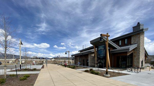 NEW TRANSIT STATION: well maintained, clean bathrooms, lounge, and the Sheriff’s Office