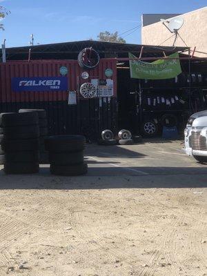 Tire and wheel shop