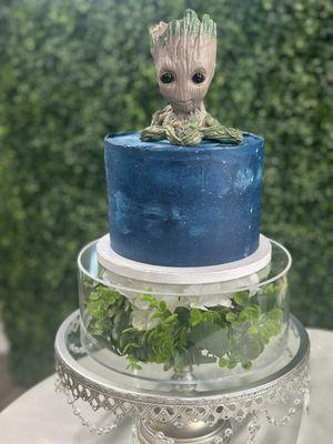 I AM GROOT WEDDING CAKE! How fun?!