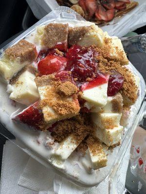 Fresas con crema and cheesecake