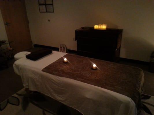 Leave your worries, pains and stress away in our relaxing massage rooms with all organic products!