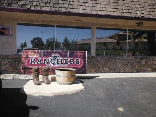 Ranchers Deli and Meats front of store.