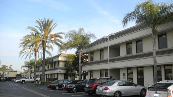 Glenoaks Business Center