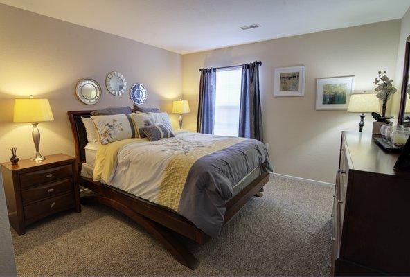 Large Master Bedroom - Waterford Pines Apartments in Waterford, MI