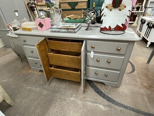 One of the three in the drawer set. Again, I'm in love with the drawers in the middle!