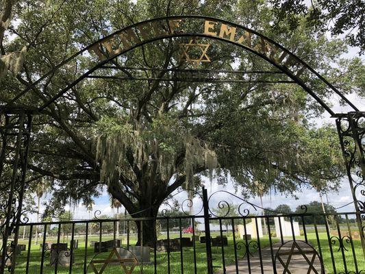 Oak Hill Burial Park