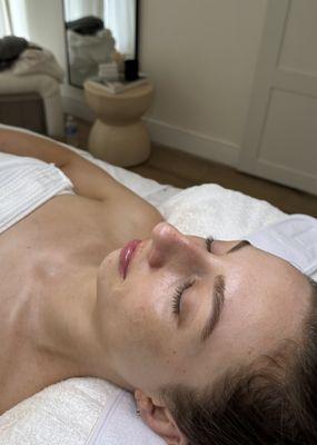 Dermaplane facial