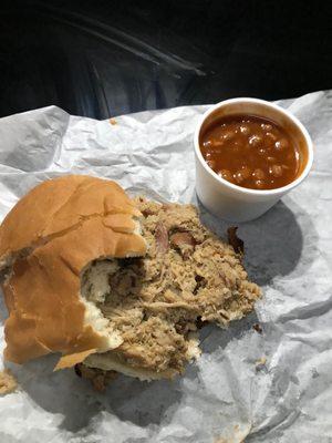 Pulled pork sandwich