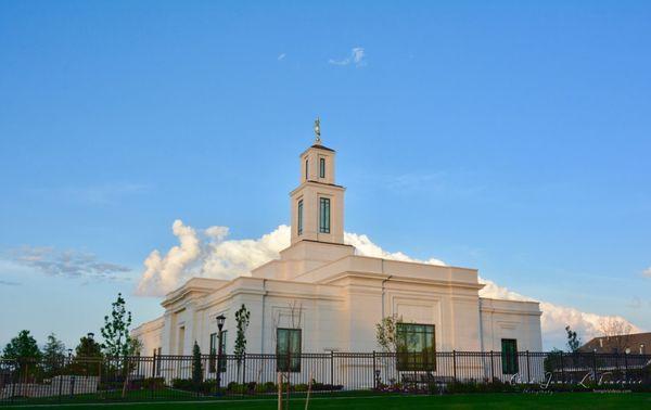 Oklahoma City Oklahoma Temple pictures from TempleVideos.com