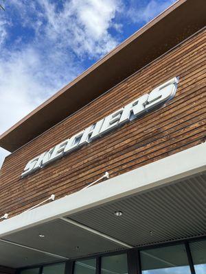 SKECHERS Warehouse Outlet