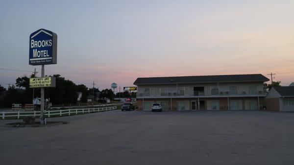 Brooks Motel