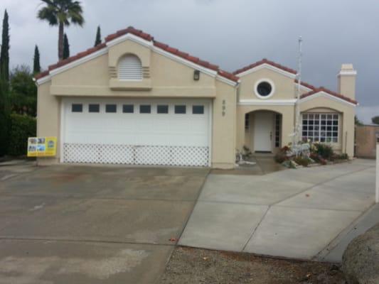 This home belongs to a general contractor. He had FlexOn Platinum applied to his exterior.  He'll never have to paint again.