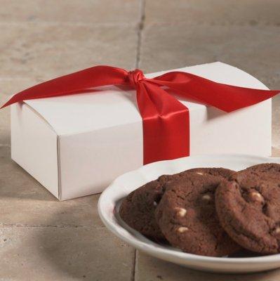 Custom gift packaging and corporate cookie gifts