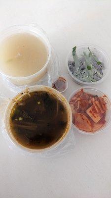 Takeout of seonji haejangguk and soondaeguk with kimchi