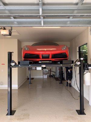 Low profile car lift