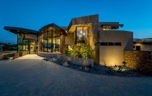 Custom home by award winning architecture and design firm Soloway Designs Architecture + Interiors