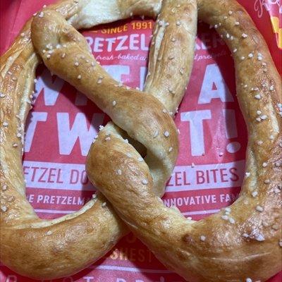 Large Salted pretzel