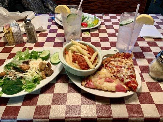 Large variety on the Pizza Buffet.