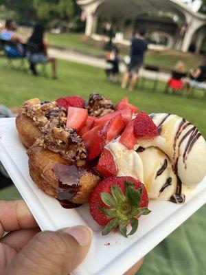 Donut I love u food truck vendor.