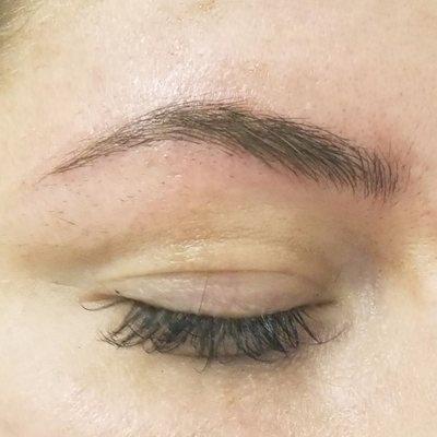 Microblading session