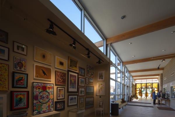 Home to the Fairfield Art Association, the Center has a main gallery featuring local and regional artists. Display changes monthly.