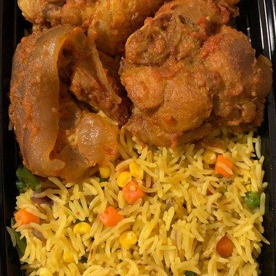 Fried rice with assorted meat in stew.