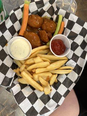 Boneless wings with mild sauce and fries