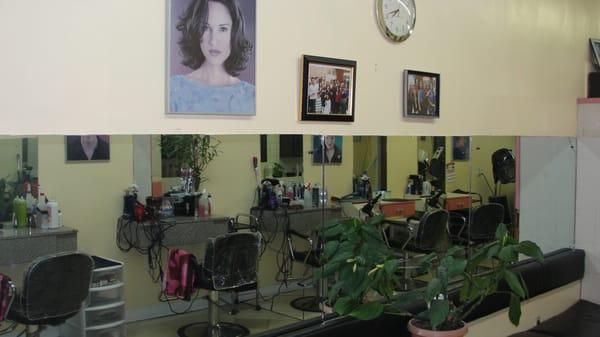 Palisade Hairstylist is located at 11 Palisade Avenue in Yonkers, NY 10701.