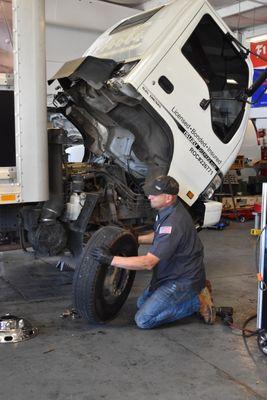 Box truck tire removal