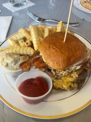 Foodie Brunch Burger with fries and garlic aioli