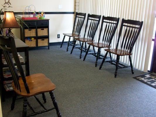 The front waiting room. There are things to occupy the children, as well as magazines for the grown ups.