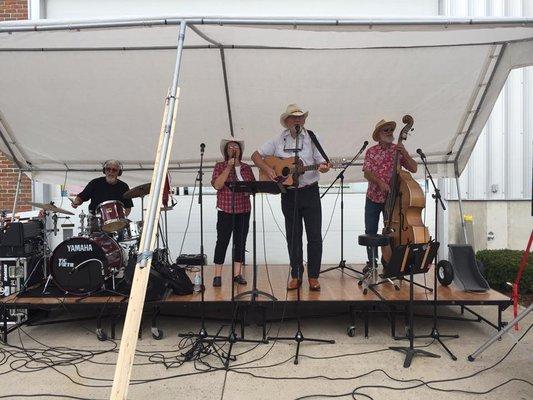 Live Music outside during Del Shannon Car Show - 2017 Bob Kary Kathy & Roger Billings Thom Eno