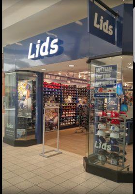 Lids Oaks Mall